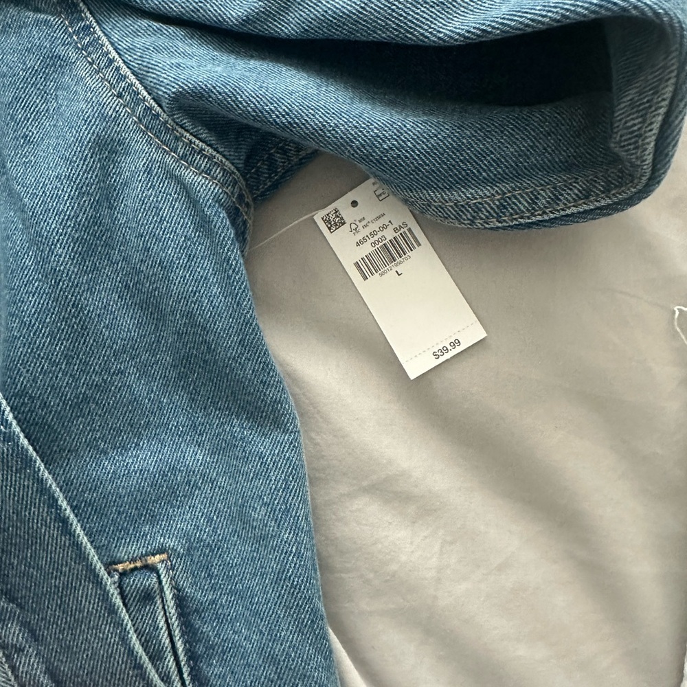 Old Navy Classic Light Wash Denim Jacket womens Large - Picture 3 of 4
